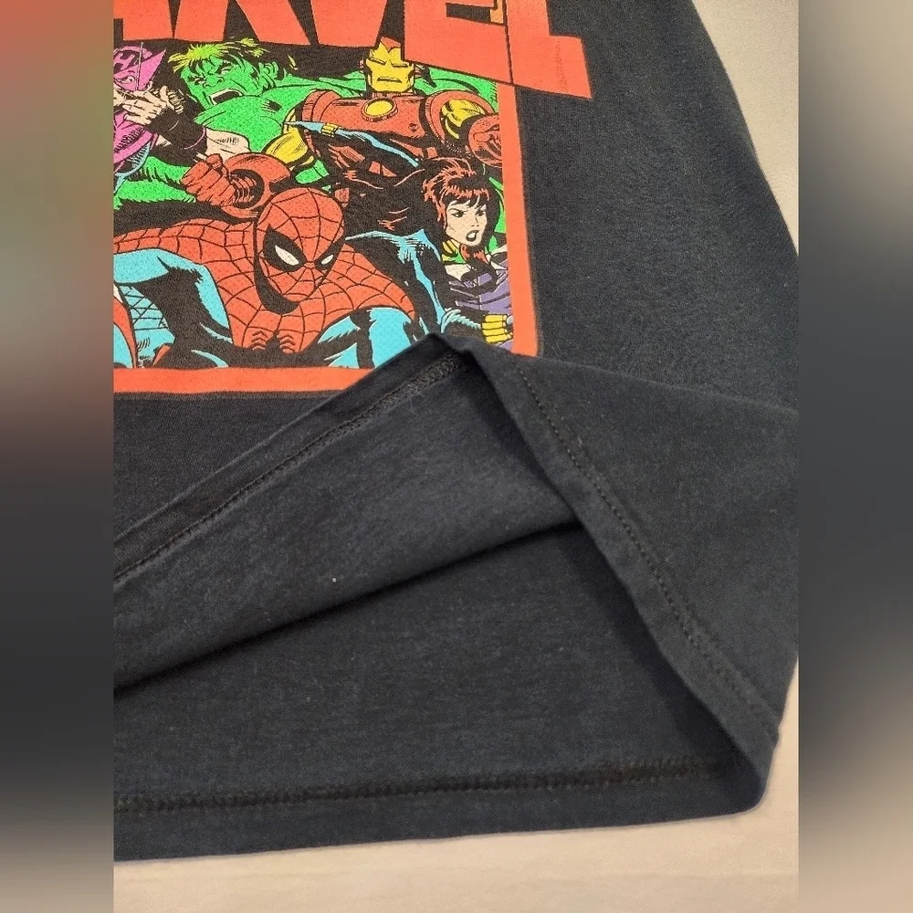Marvel Men's Black and Multicolored Avengers Graphic T-Shirt, sz SM